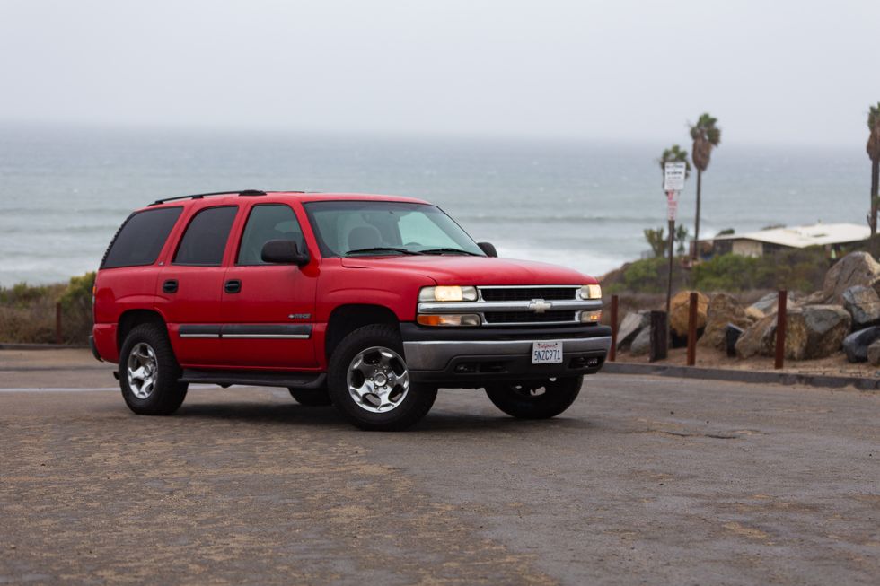 2001 chevy tahoe gmt800 red